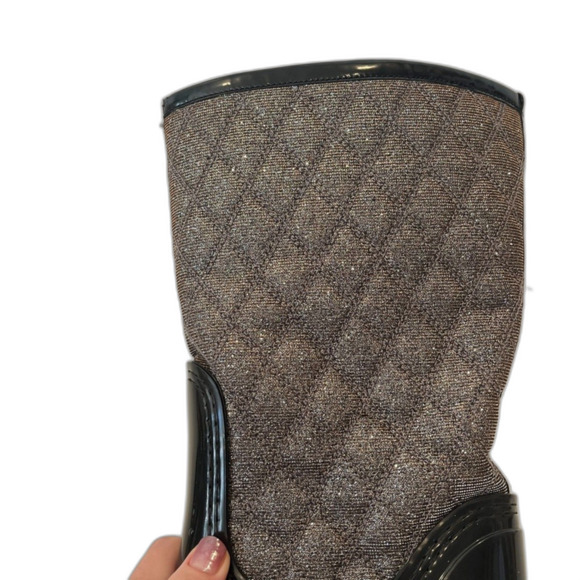 Stuart Weitzman 40/9.5 Quilted Metallic Rain Boots Black Faux Fur Lined - Picture 11 of 13